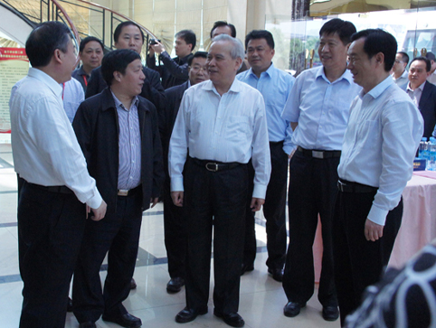 全國政協副主席、全國工商聯主席王欽敏蒞臨公司視察